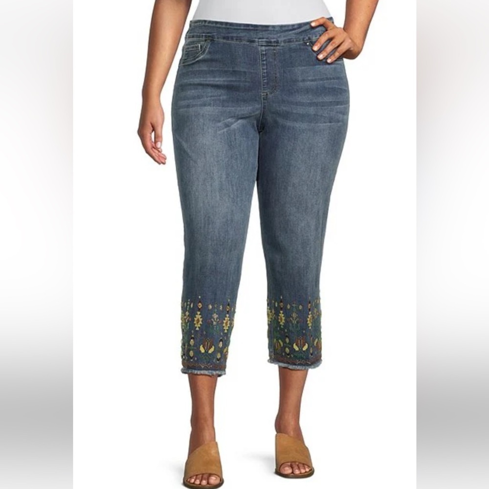 NWT John Mark Womens Jeans Embroidered Beaded Floral Frayed Hem Straight
